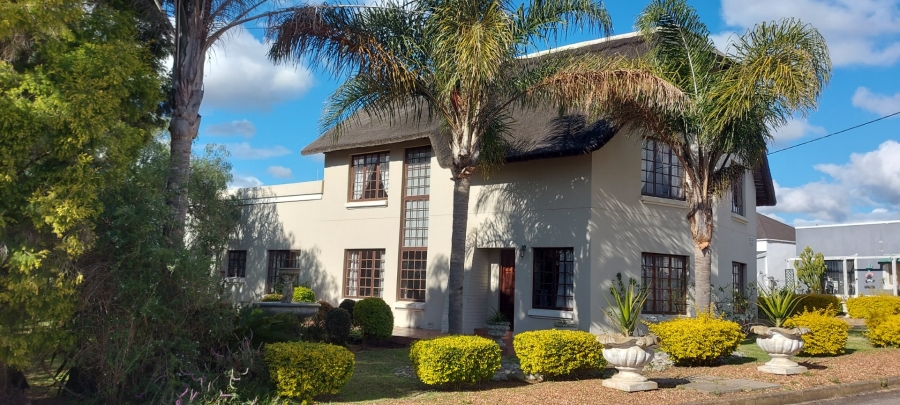 4 Bedroom Property for Sale in Albertinia Western Cape
